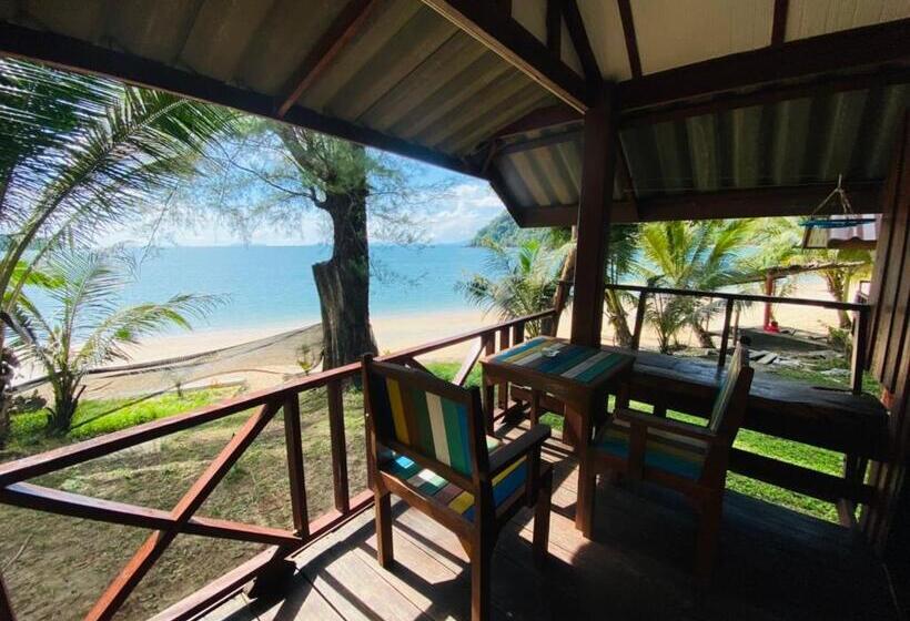 اتاق استاندارد با تخت بزرگ, Marina Resort Koh Phayam Ranong