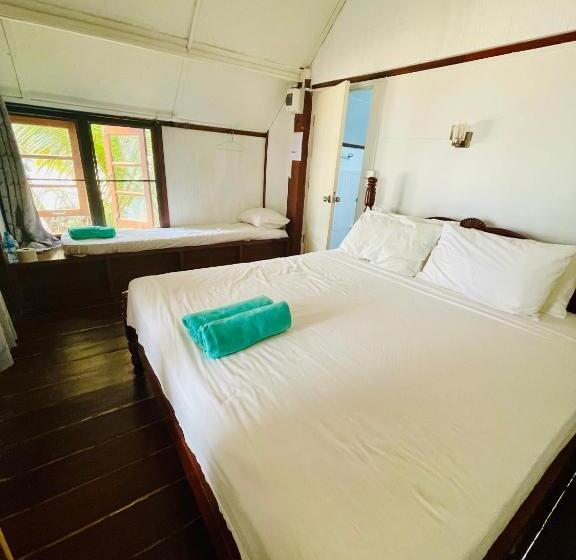 اتاق استاندارد با تخت بزرگ, Marina Resort Koh Phayam Ranong