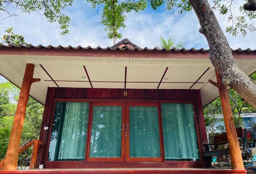 سوئیت با تخت بزرگ, Marina Resort Koh Phayam Ranong