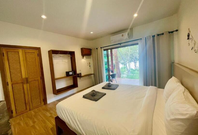 سوییت جونیور با چشم‌انداز دریا, Marina Resort Koh Phayam Ranong