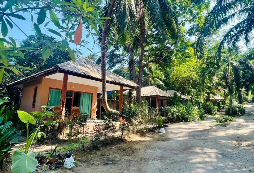 اتاق لوکس با چشم‌انداز باغ, Marina Resort Koh Phayam Ranong