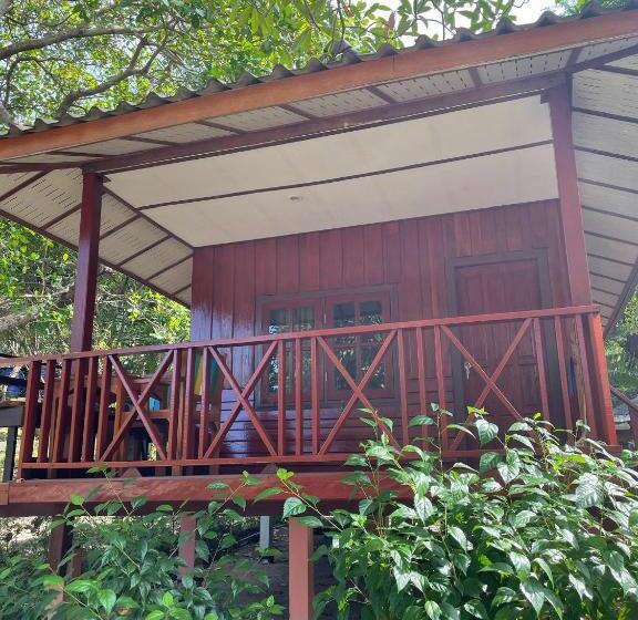 بانگلوی استاندارد با چشم‌انداز دریا, Marina Resort Koh Phayam Ranong