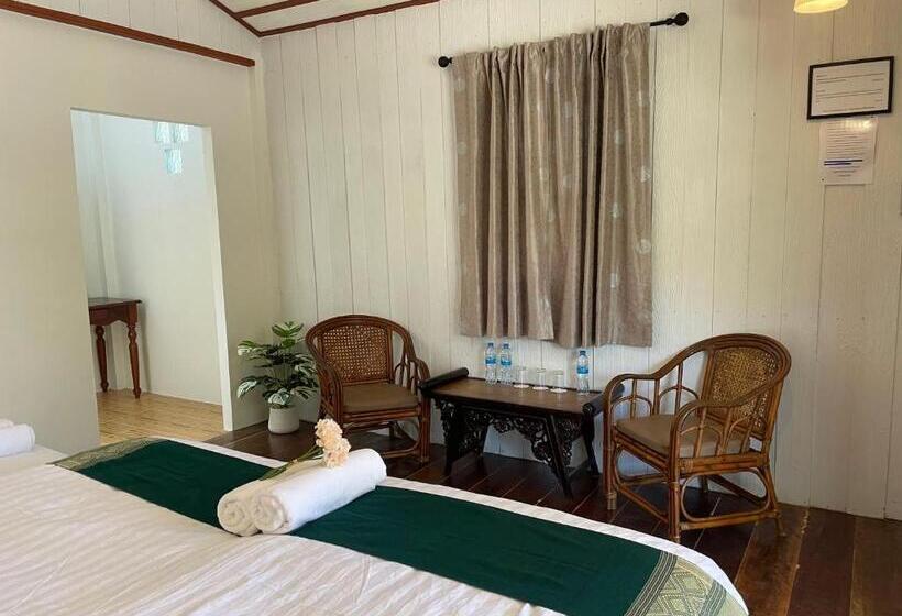 بانگلوی استاندارد با چشم‌انداز دریا, Marina Resort Koh Phayam Ranong