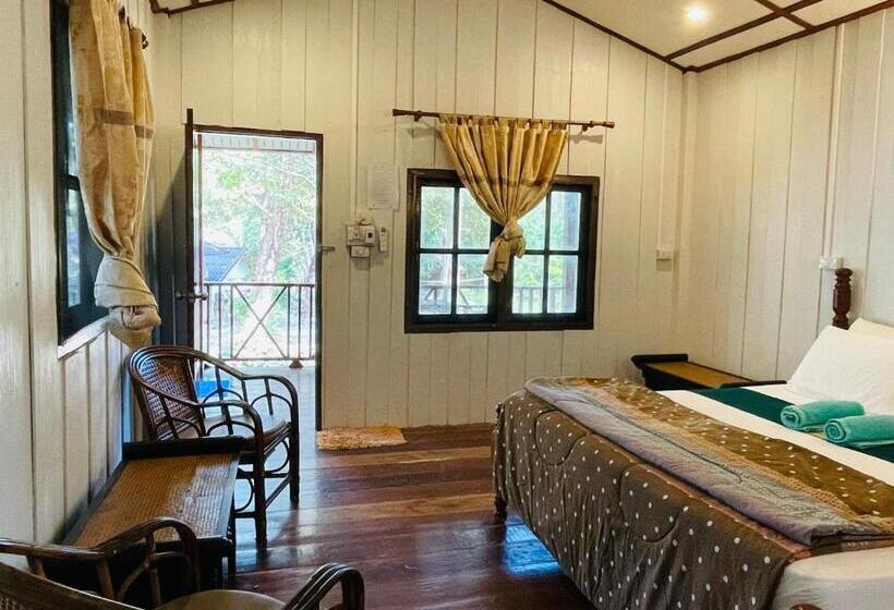 بانگلوی استاندارد با چشم‌انداز دریا, Marina Resort Koh Phayam Ranong