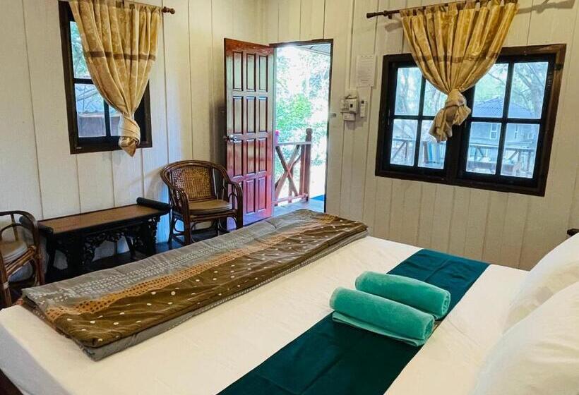 بانگلوی استاندارد با چشم‌انداز دریا, Marina Resort Koh Phayam Ranong