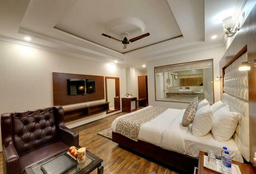 클럽 룸, Regenta Place Green Leaf Manali  A Centrally Heated Resort
