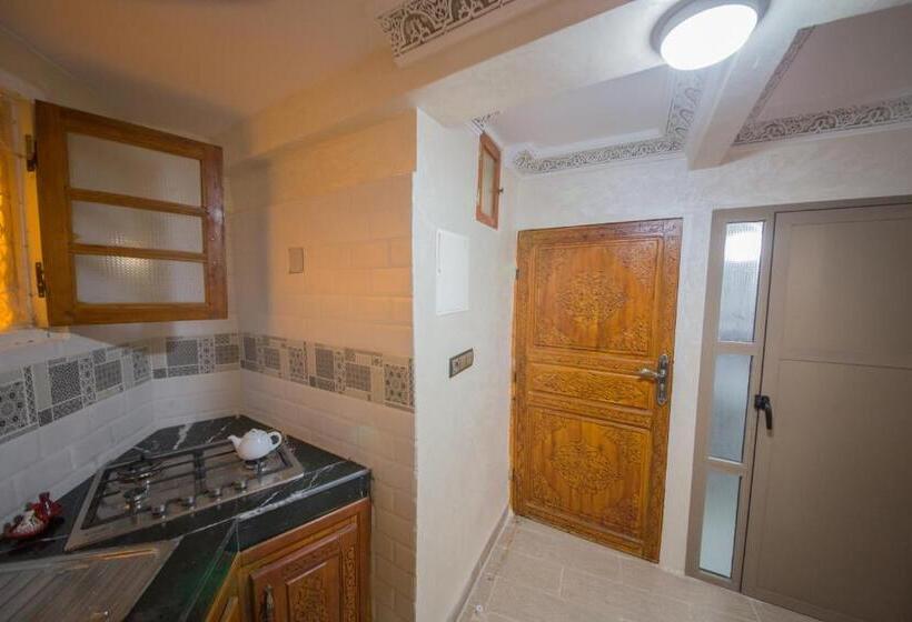 استودیوی سوپریور, Riad Haddaji Fes