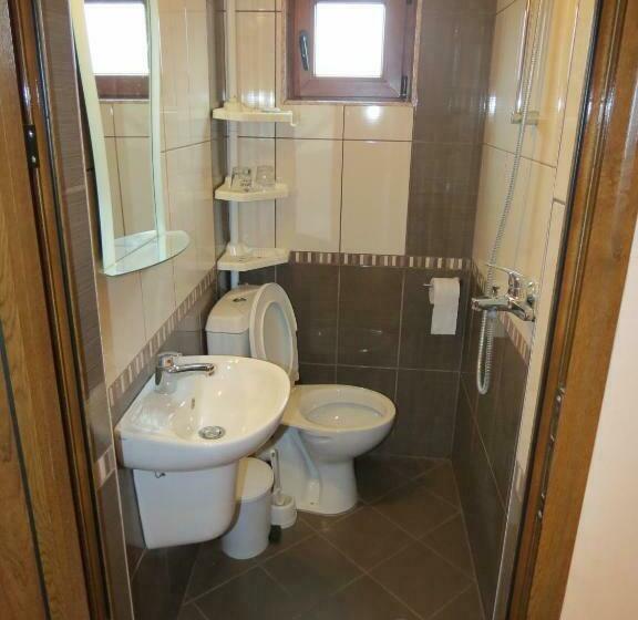 Quarto Estandar com Sacada, Family Hotel Lebed