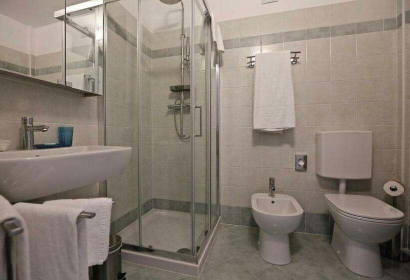 Апартаменты 1 Спальня, & Apartments Eldorado