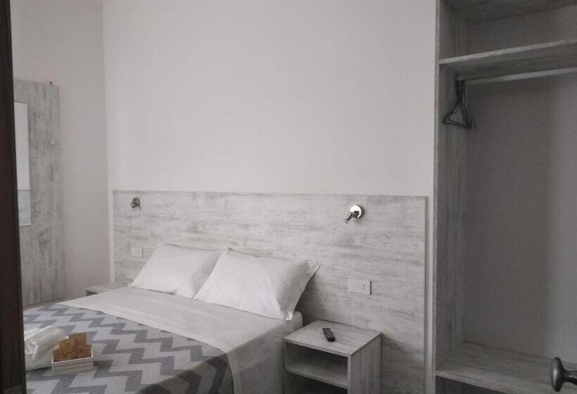 オーシャンビュースタンダードルームバルコニー付き, B&b Domus Piedigrotta
