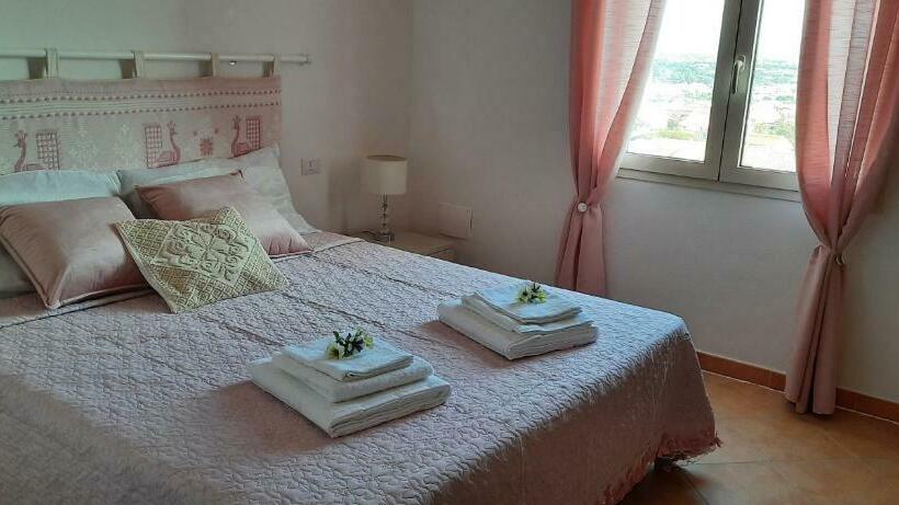 اتاق لوکس با چشم‌انداز دریا, B&b Monte Becco