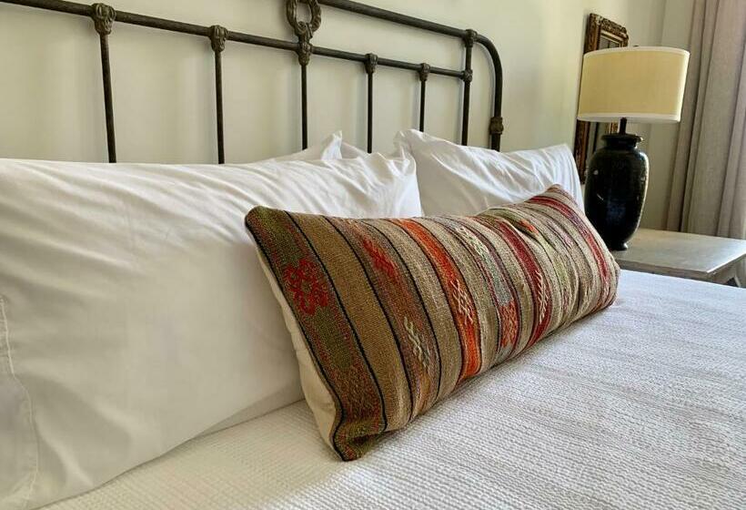 Deluxe Suite King Bed, The Inn