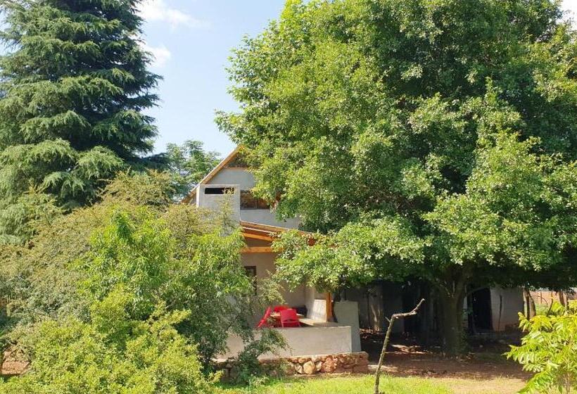 오두막, Little Forest Farm