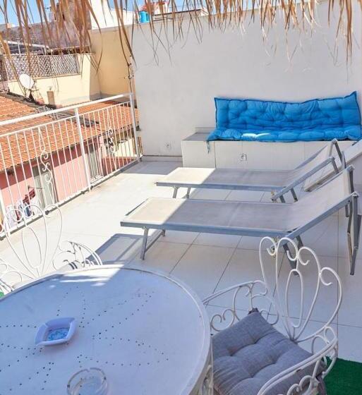 اتاق ساده سه‌ نفره, Madama B&b