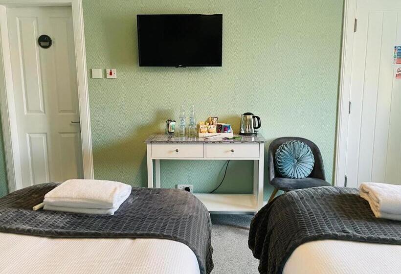 Номер Deluxe Вид на Озеро, Whinburn Guest House