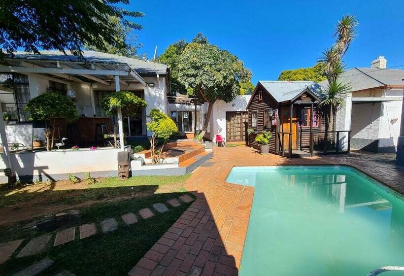 Quarto Estandar Banheiro Compartilhado, Melville House