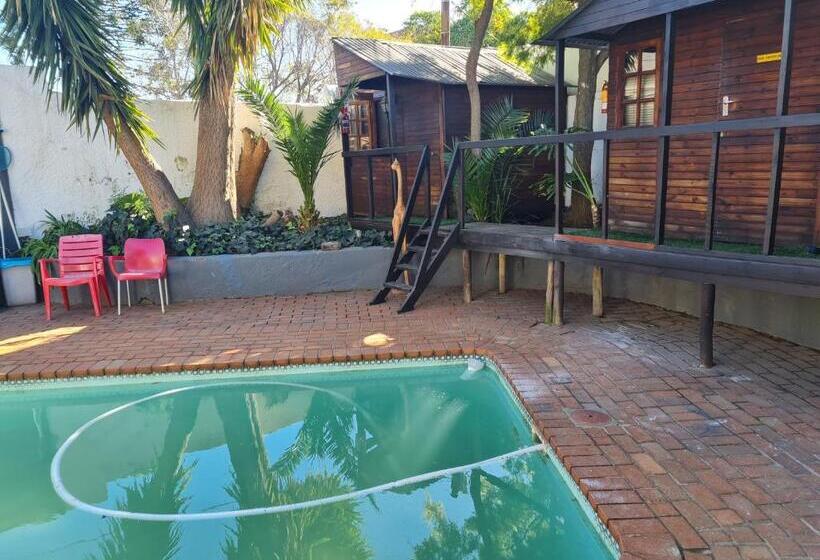 Quarto Familiar, Melville House