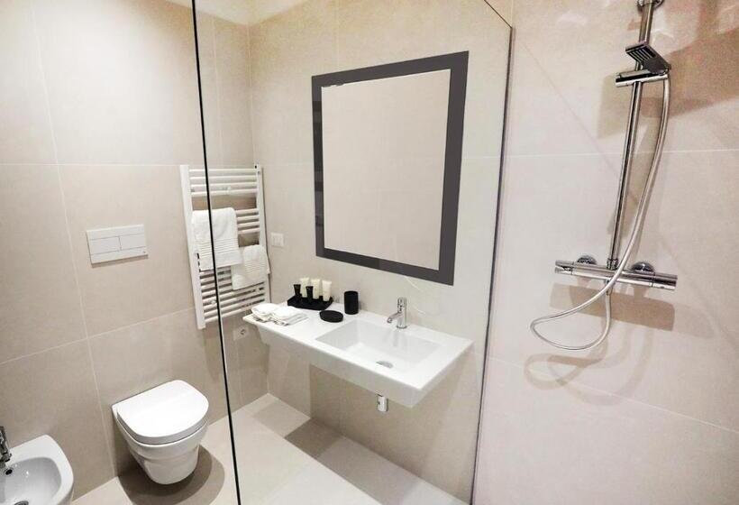 اتاق لوکس با تخت بزرگ, B&b Boutique Four Rooms Bari