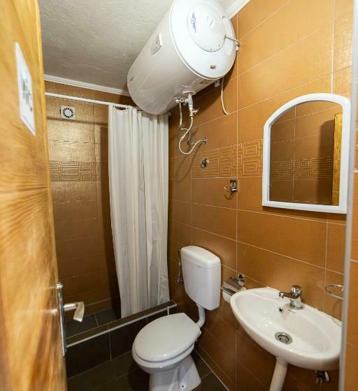 اتاق استاندارد با سرویس بهداشتی مشترک, Snam Rooms&apartment