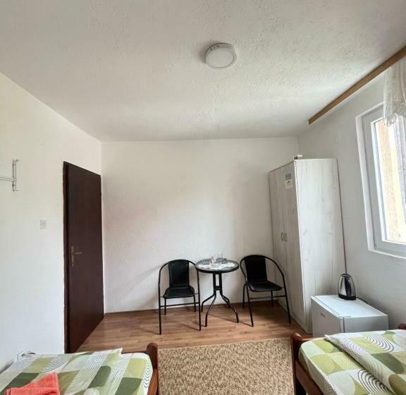 اتاق استاندارد با سرویس بهداشتی مشترک, Snam Rooms&apartment