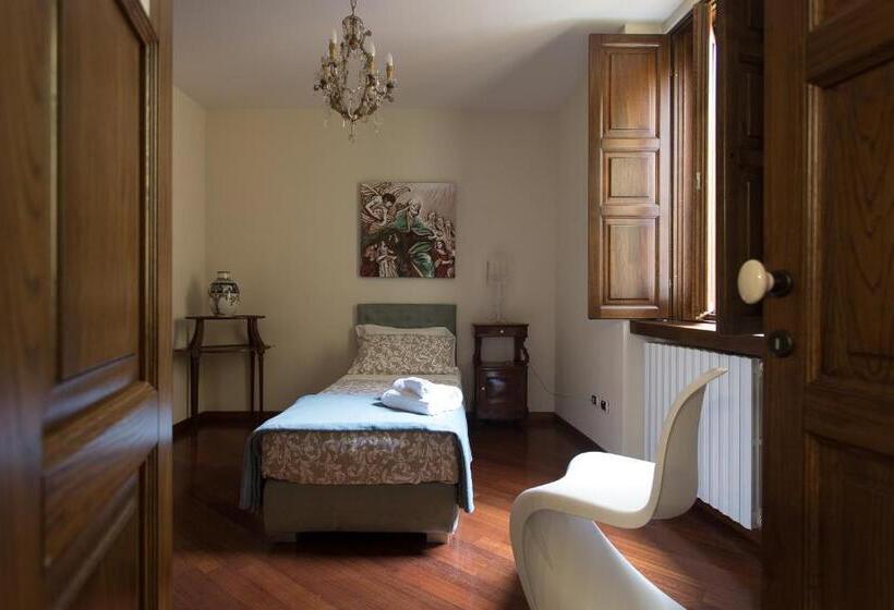 اتاق عادی, B&b Palazzo De I Mysteri