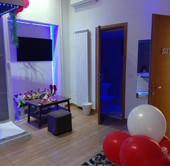 سوئیت با وان آب گرم, Red House