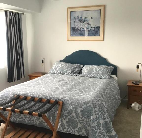 Семейное Студио, Fossil Coast B&b