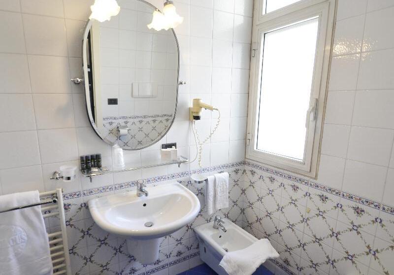 اتاق راحتی, Zodiacus Residence