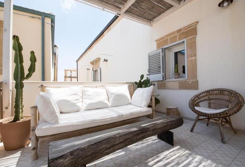 سوئیت جونیور با تراس, Casa Memi