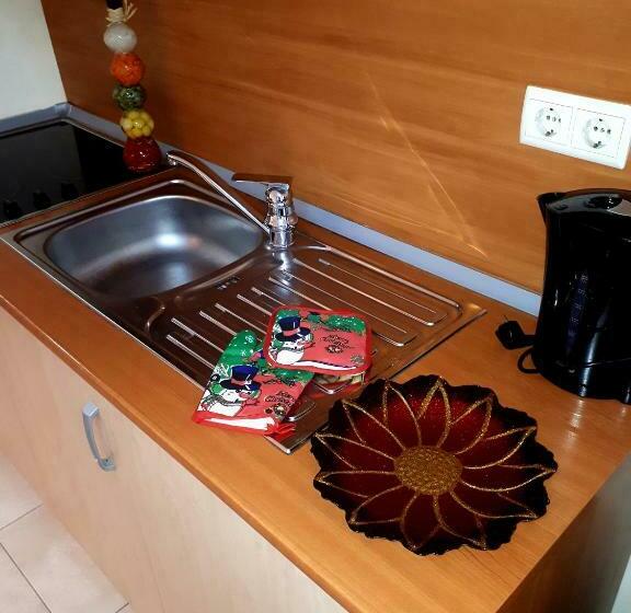 استودیو استاندارد با بالکن, Enjoy Studios And Lovely Apartment Villa Park