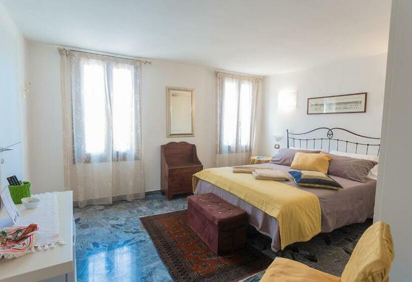اتاق استاندارد, B&b Antico Orologio