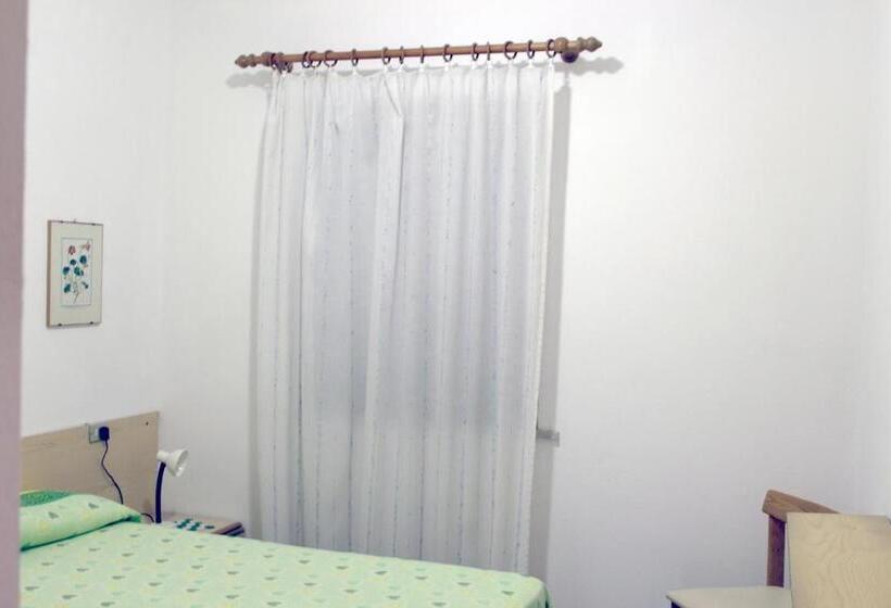 آپارتمان 1 خوابه با تراس, Casa Roberta