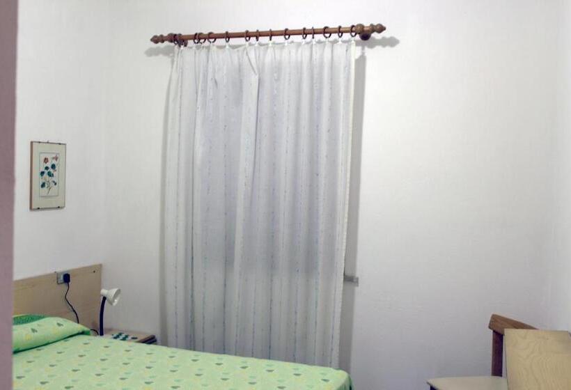 آپارتمان 1 خوابه با تراس, Casa Roberta