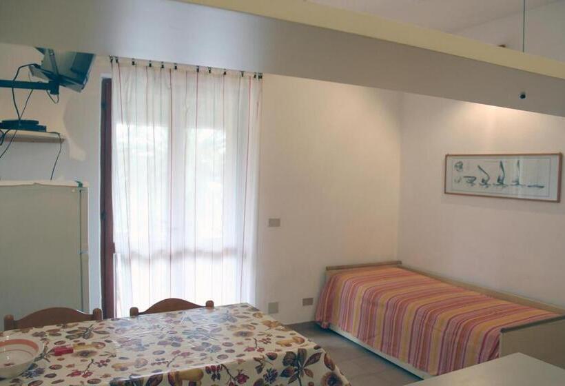 آپارتمان 1 خوابه با تراس, Casa Roberta
