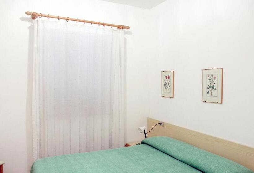 آپارتمان 1 خوابه با تراس, Casa Roberta