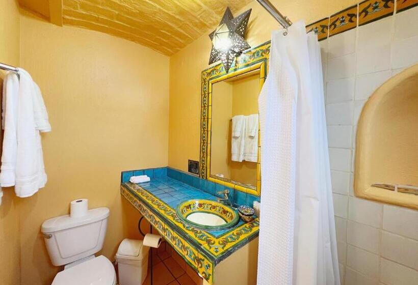 Superior Szoba King Size Bed, Estrellita S Bed & Breakfast