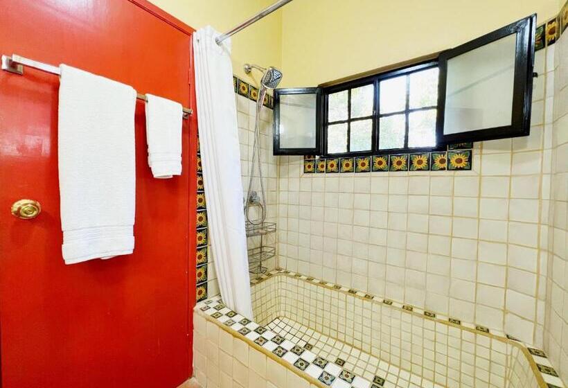Deluxe Bungalow, Estrellita S Bed & Breakfast