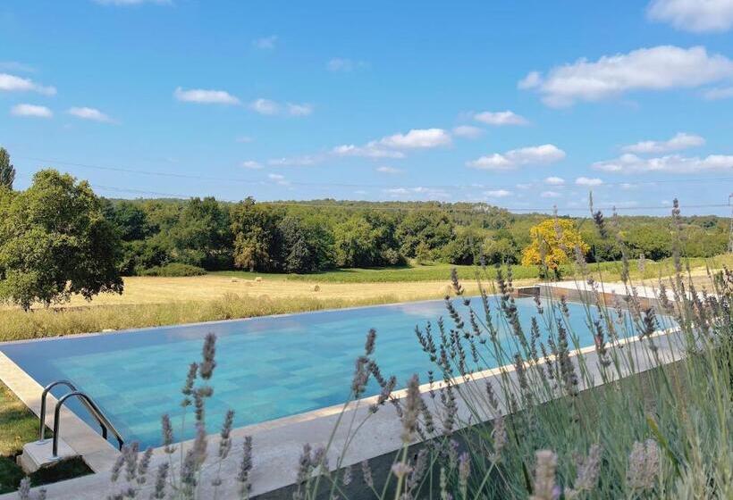 Семейный Номер, Chateau Erigoye