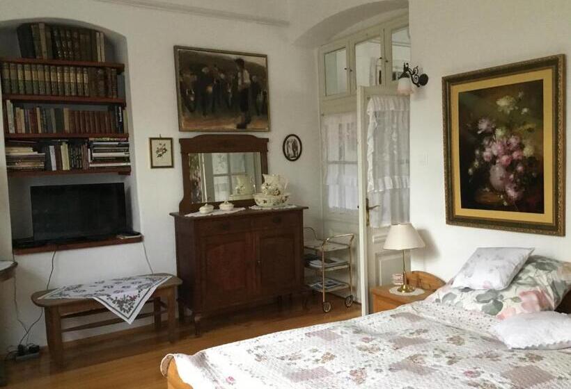 Студио Стандарт Вид на Сад, Villa Magdi Vendégház