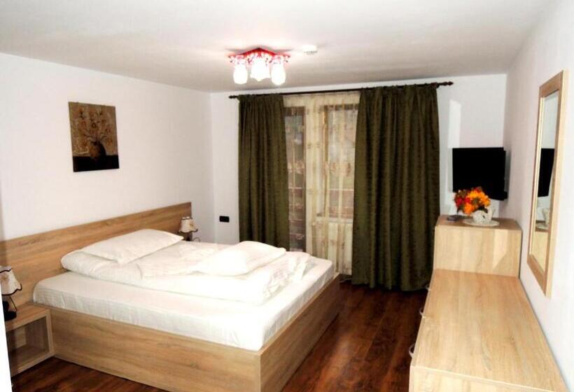 Номер Deluxe, Pensiunea Casa Zarnesteana