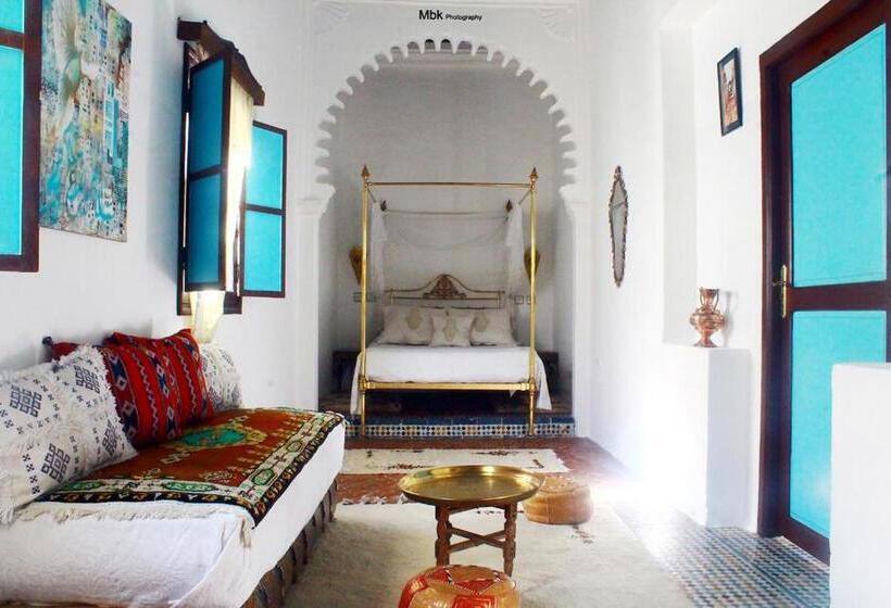 컴포트 룸, Riad Khmisa