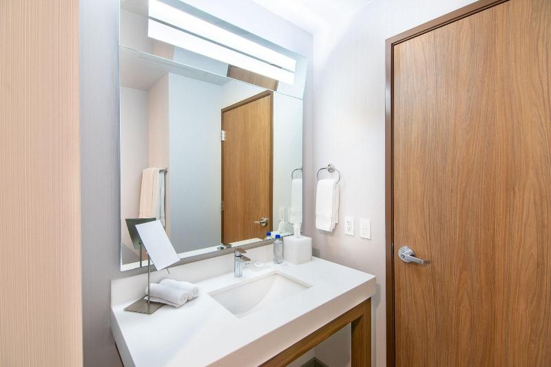 스탠다드 룸 킹사이즈 침대, Courtyard By Marriott Mexicali