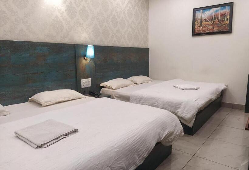 Четырехместный Номер Стандарт, Geeta Residency Haridwar