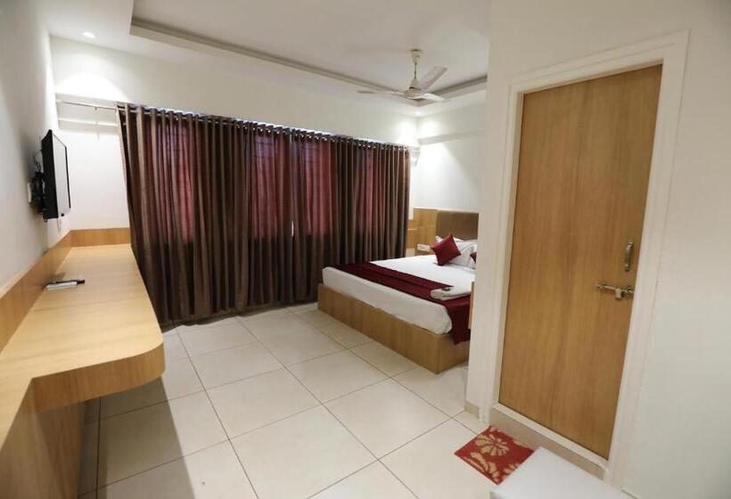 اتاق لوکس, Shagun Rooms & Banquet, Surat
