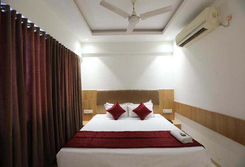 اتاق لوکس, Shagun Rooms & Banquet, Surat