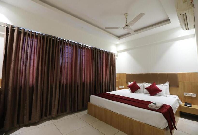 اتاق لوکس, Shagun Rooms & Banquet, Surat