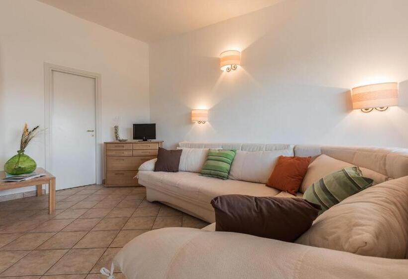آپارتمان ممتاز دوخوابه رو به دریا, Capo Ceraso Family Resort