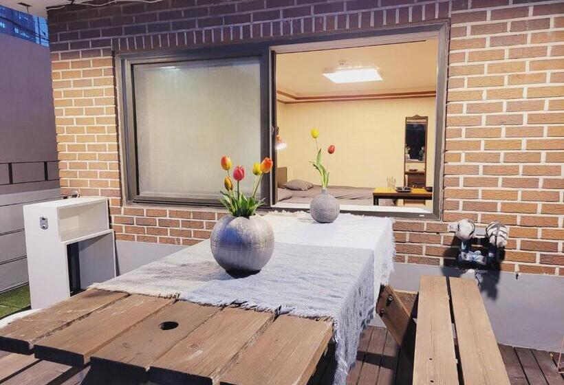 استودیو استاندارد با تراس, Olive Hostel Myeongdong