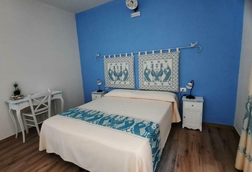 اتاق استاندارد با بالکن, Made