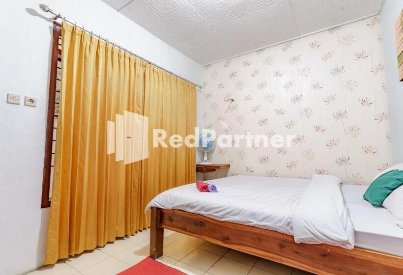 Номер Стандарт, Nafisa Homestay Syariah Near Jatim Park 3 Batu Mitra Reddoorz